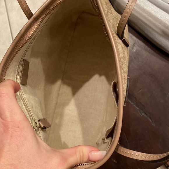 Gucci Nude Supreme Canvas w/ zip beige leather tote - Picture 13 of 16
